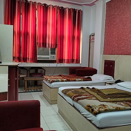 Hotel Yatri International New Delhi Exterior photo