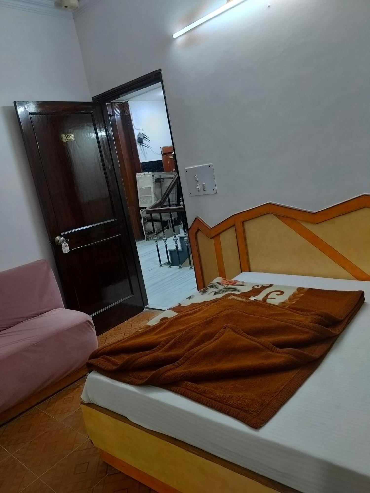Hotel Yatri International New Delhi Room photo